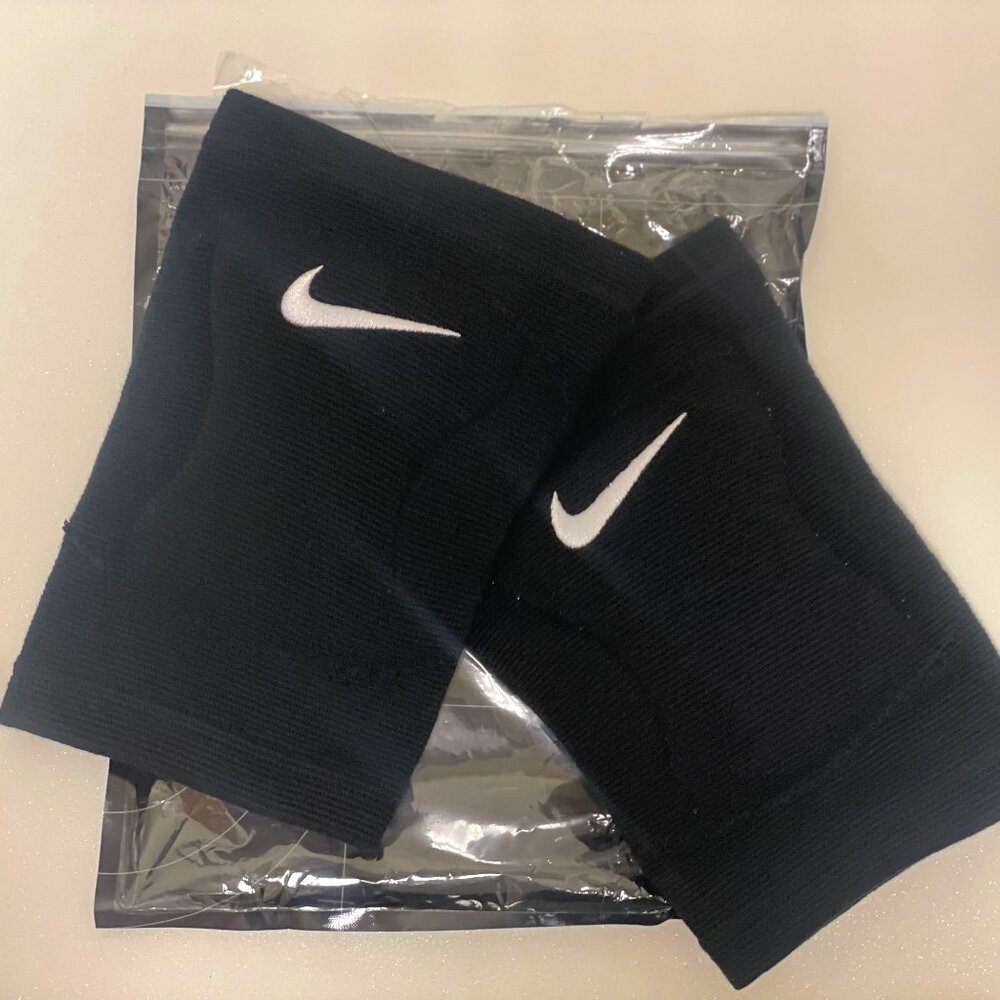 COPY - COPY - Nike Streak Dri-Fit Volleyball Knee Pads (Black, M/L)